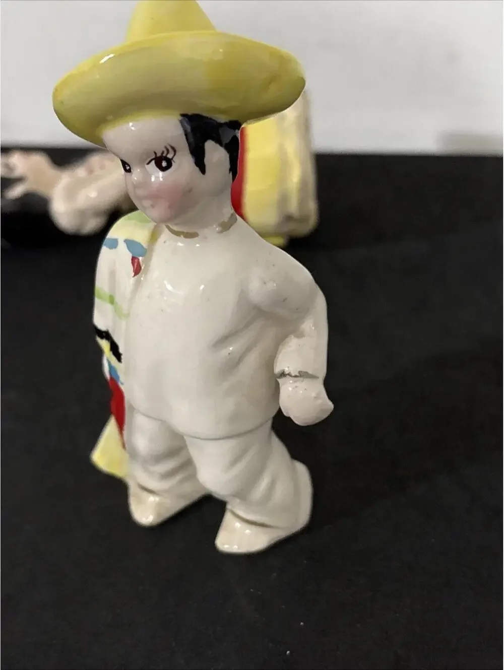 Vintage‎ Hand Painted Salt & Pepper Set. Perfect Condition.